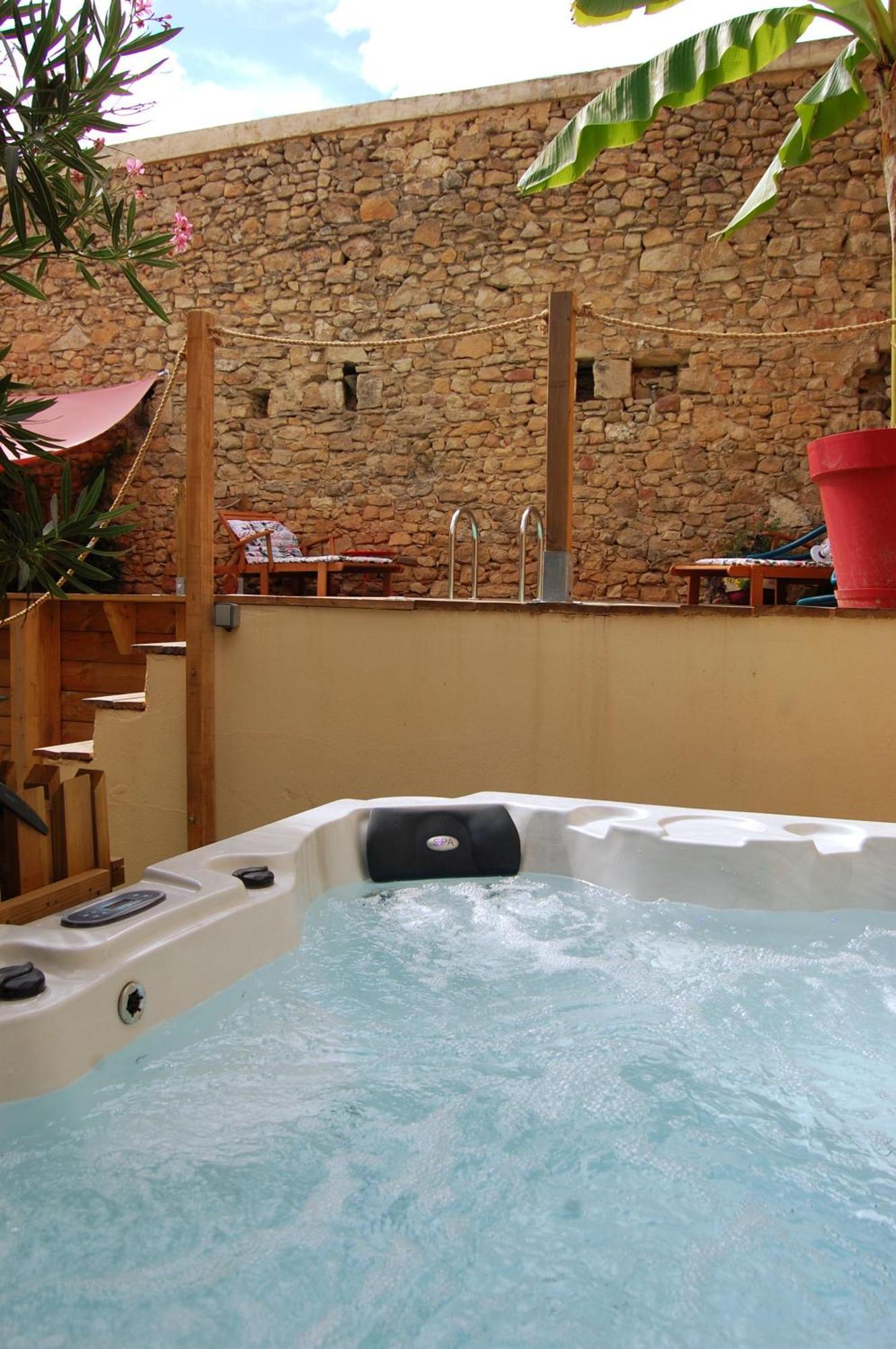 La Bucolique, Chambres Et Jardin D'Hotes Sabran Buitenkant foto
